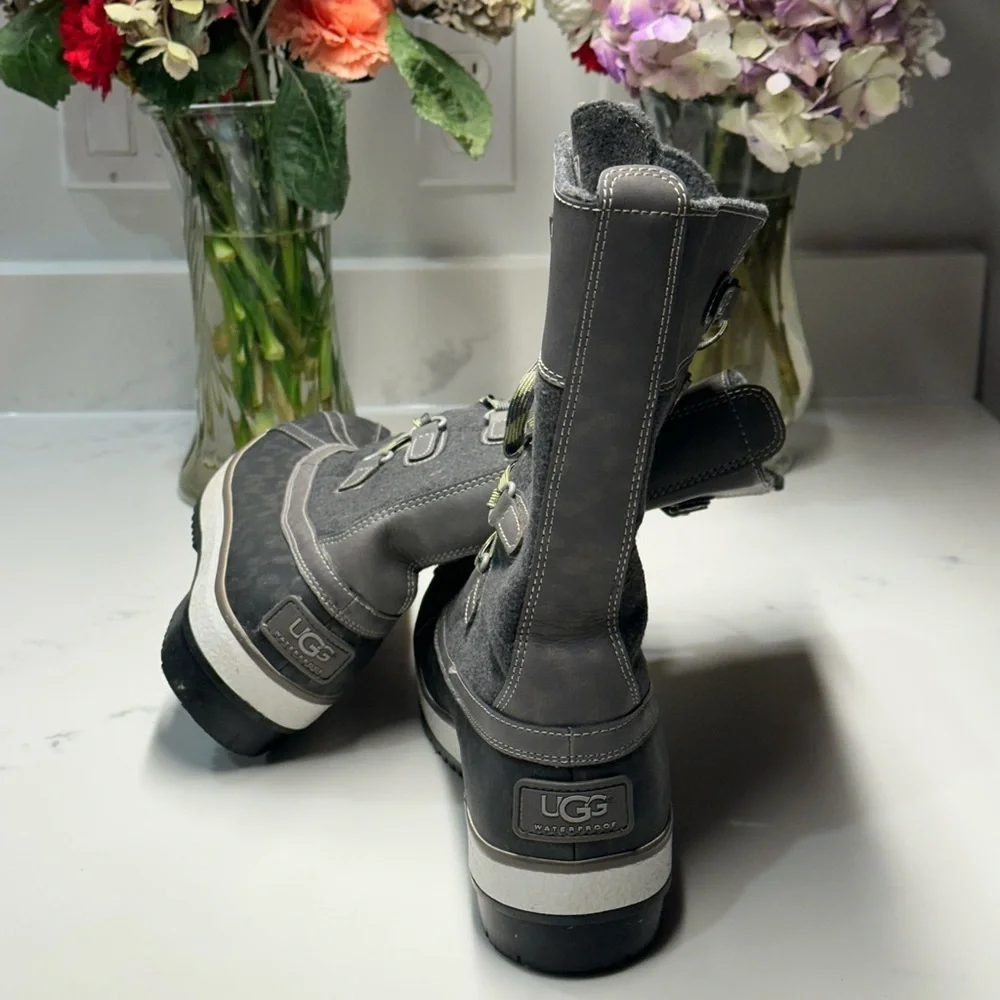 UGG Baroness Mid Waterproof Charcoal Lace-Up Winter Duck Snow Boots